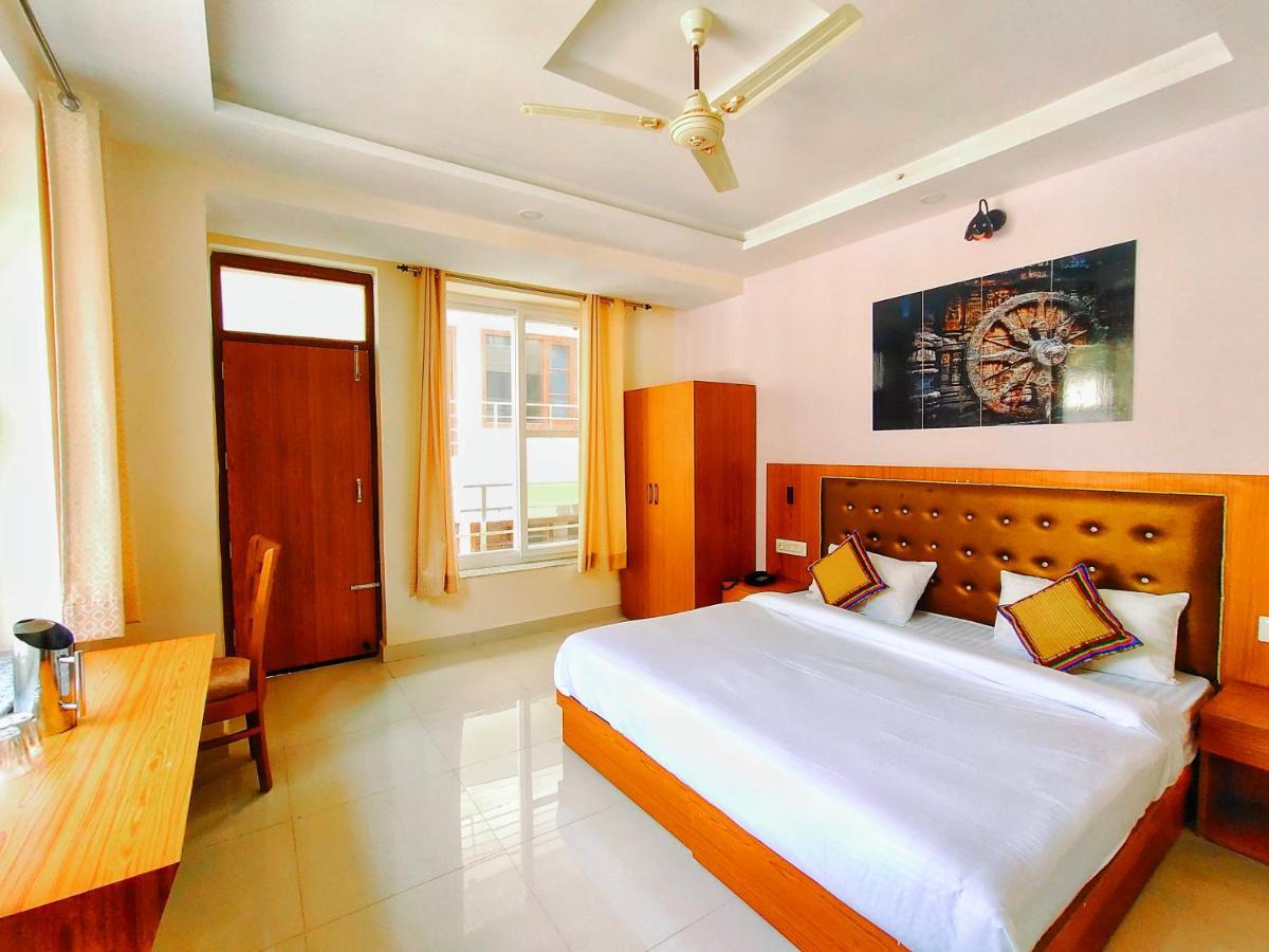 Karwaan Hostel Рішикеш Екстер'єр фото
