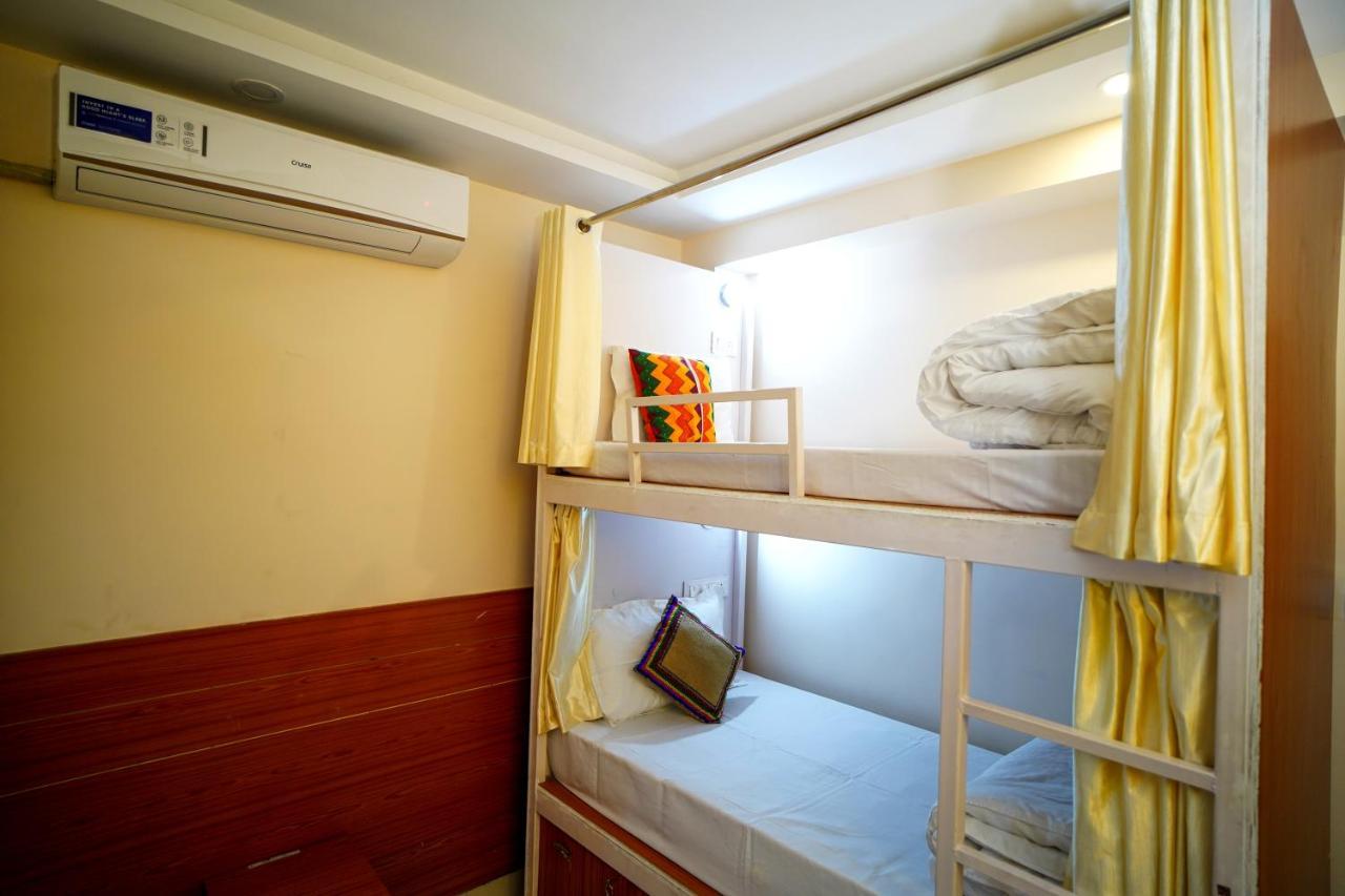 Karwaan Hostel Рішикеш Екстер'єр фото